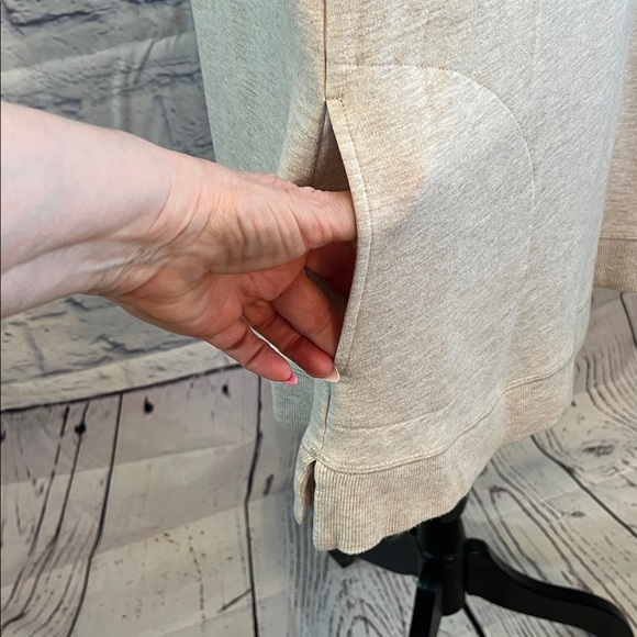 Soft Surroundings Soft Siesta Sweatshirt Tunic V-Neck Size Large - Picture 4 of 11